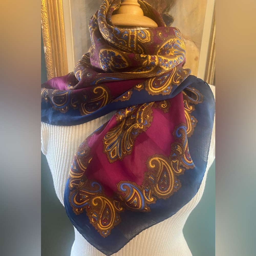 Vintage Striking purple paisley hand rolled satin feel square head scarf